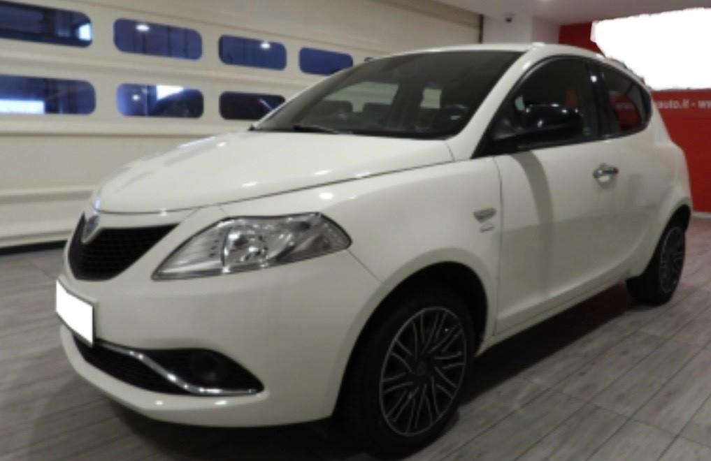 Lancia Ypsilon 1.2 69 CV 5 porte S&S Gold