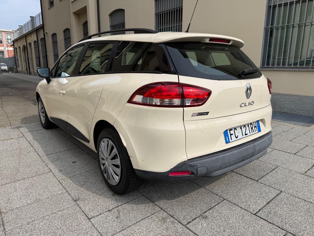 Renault Clio Sporter dCi 8V 75CV Start&Stop Energy Life 154.000 Km 4. ...