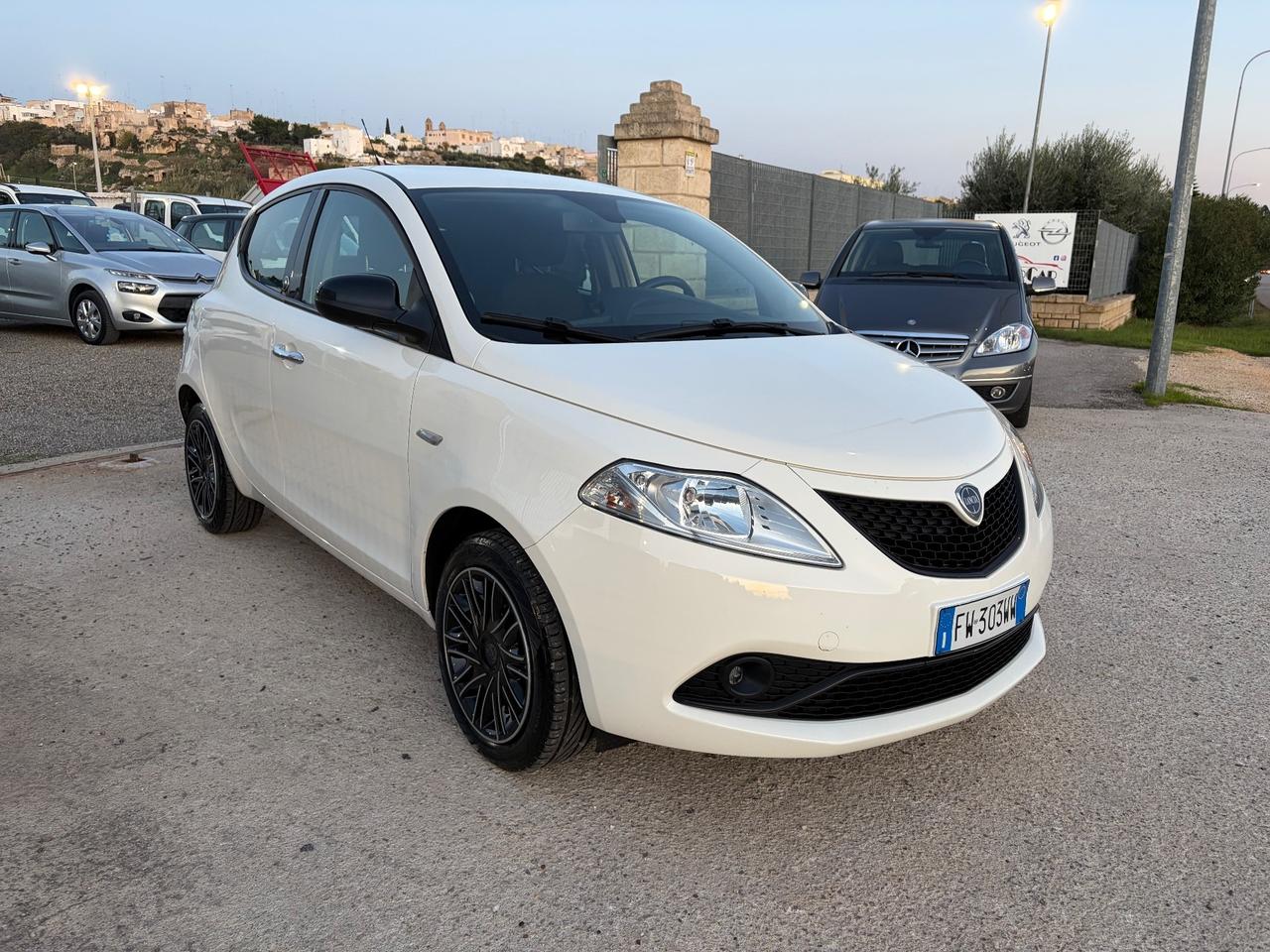 Lancia Ypsilon 1.2 69 CV 5 porte GPL Ecochic Gold