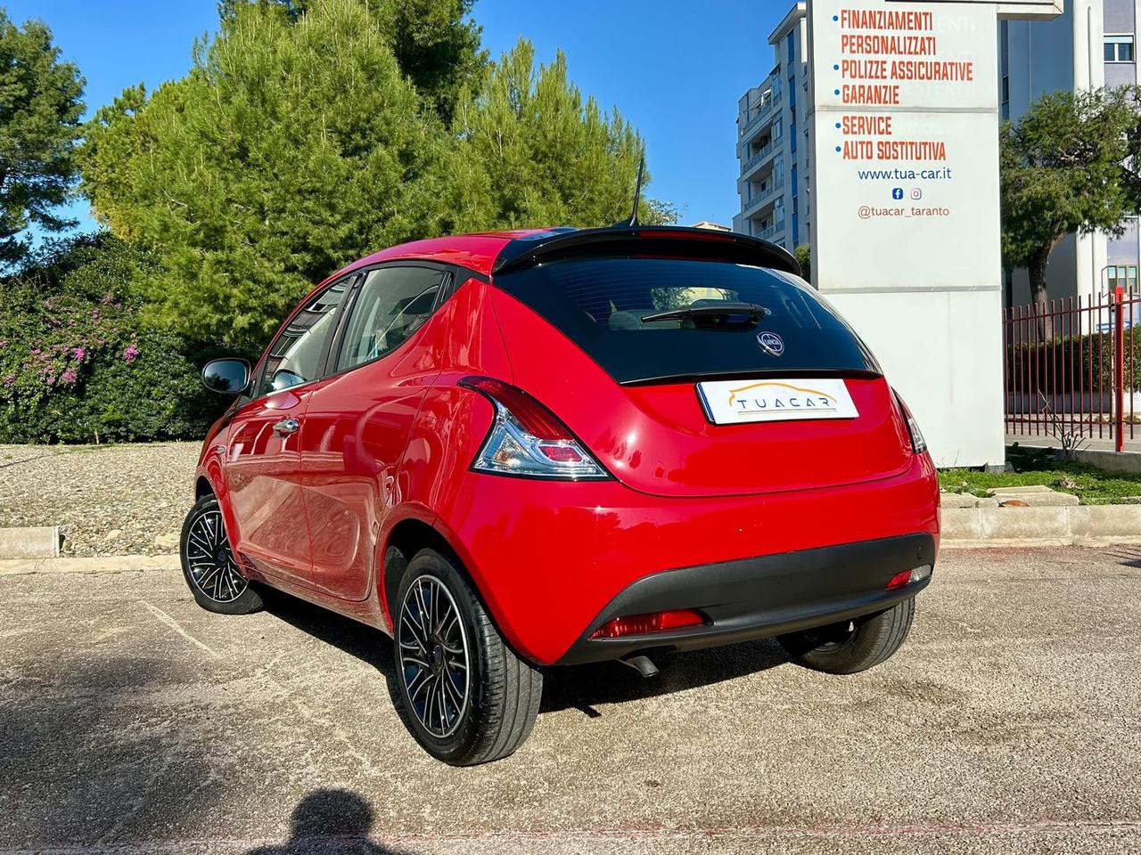 Lancia Ypsilon 1.0 FireFly MHEV