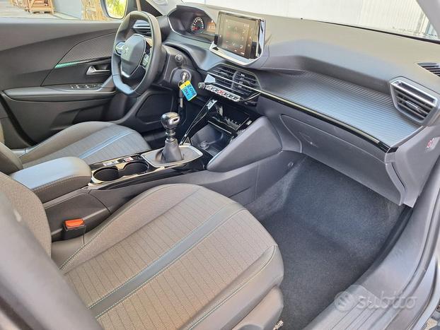 Peugeot 2008 1.2 110cv. Modello Allur, Km 38.200