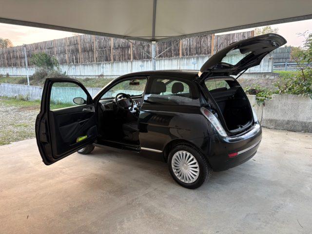 LANCIA Ypsilon 1.3 MJT 75 CV Argento PRIMO PREZZO OK NEOPATENTATI