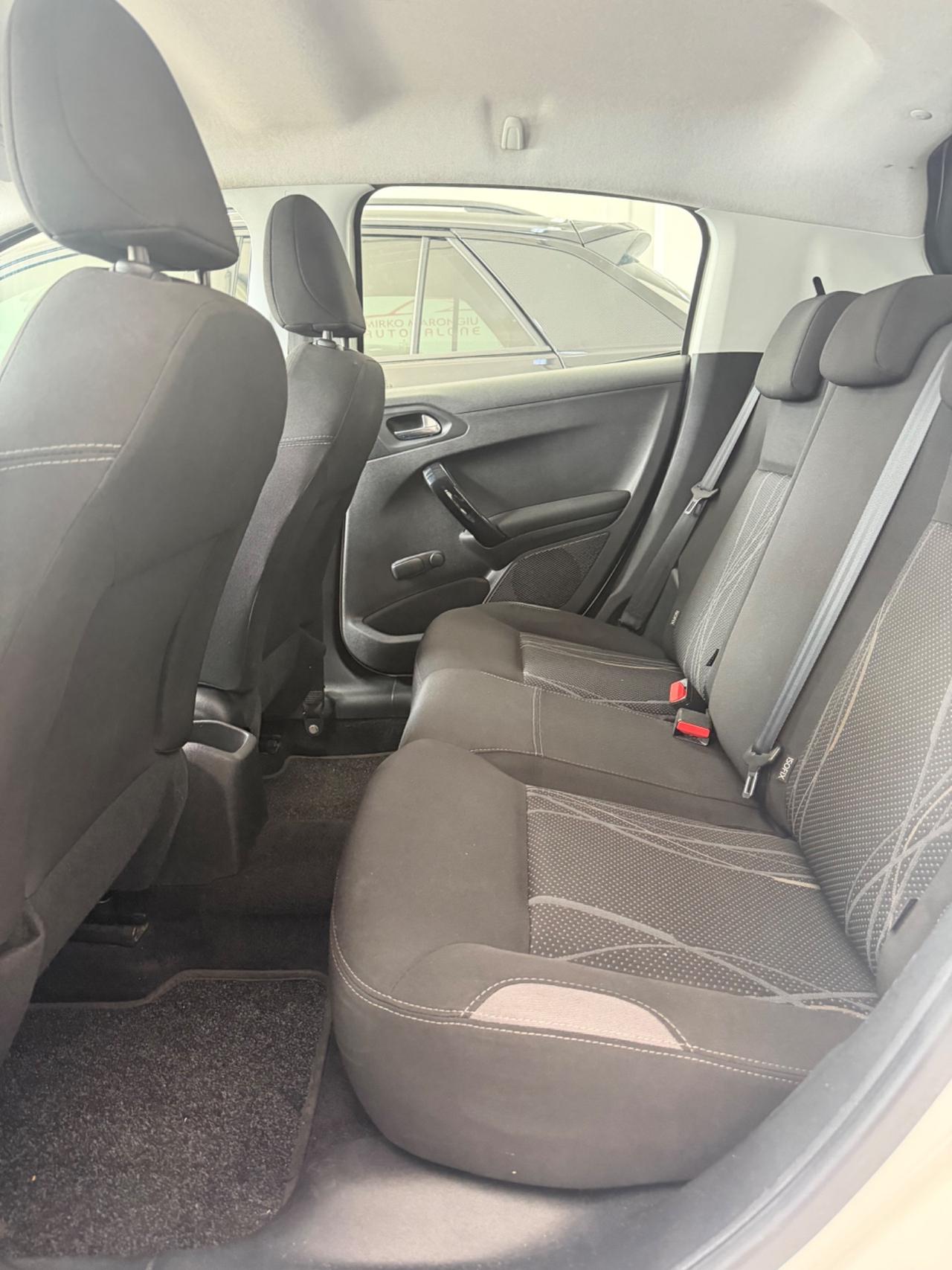 Peugeot 208 1.2 BENZ 5 porte FINANZIABILE