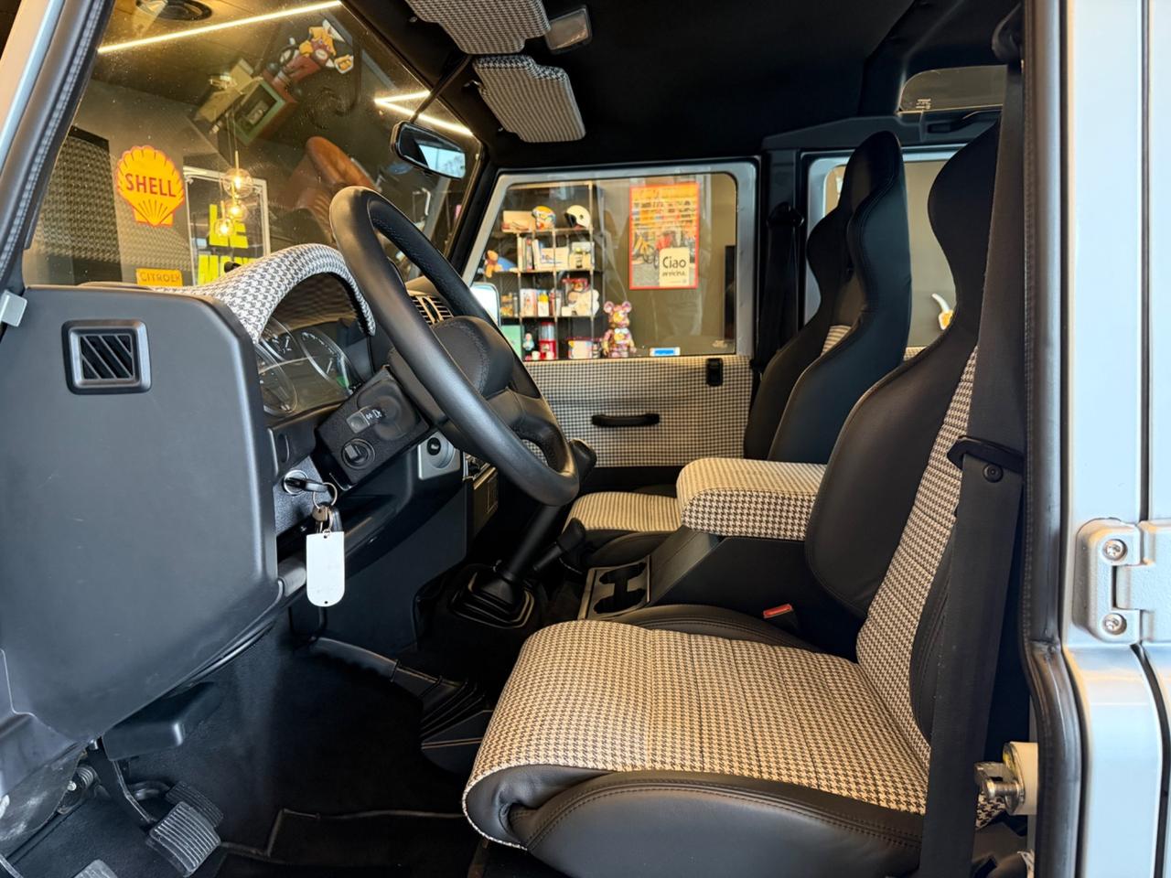 Land Rover Defender 110 2.4 TD4 Station Wagon SE