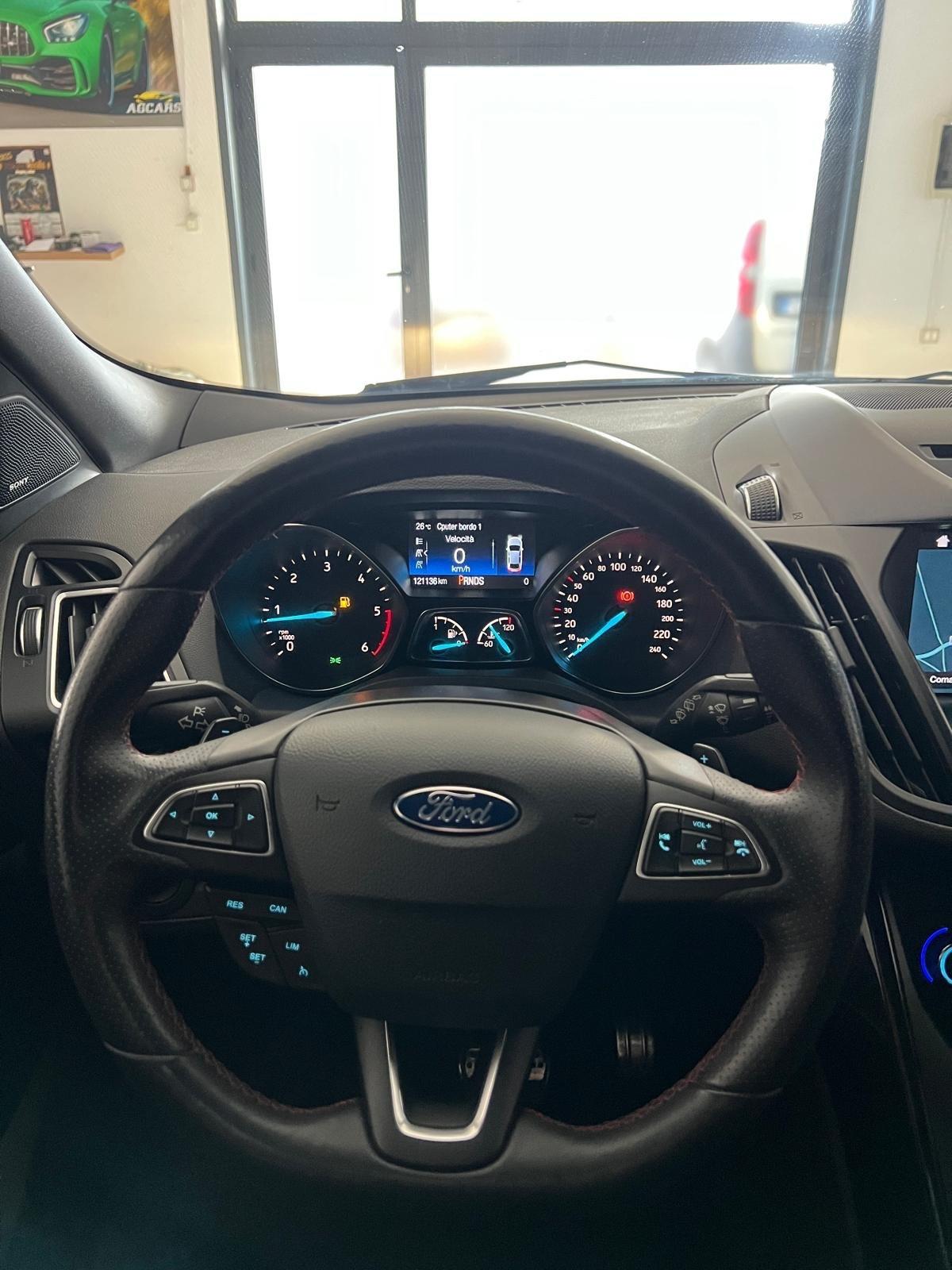 Ford Kuga 2.0 TDCI 150 CV ST-Line