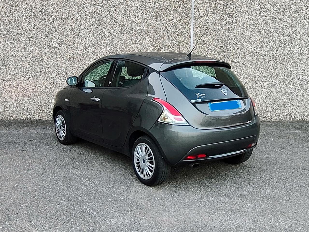 Lancia Ypsilon 1.2 69 CV 5 porte Gold