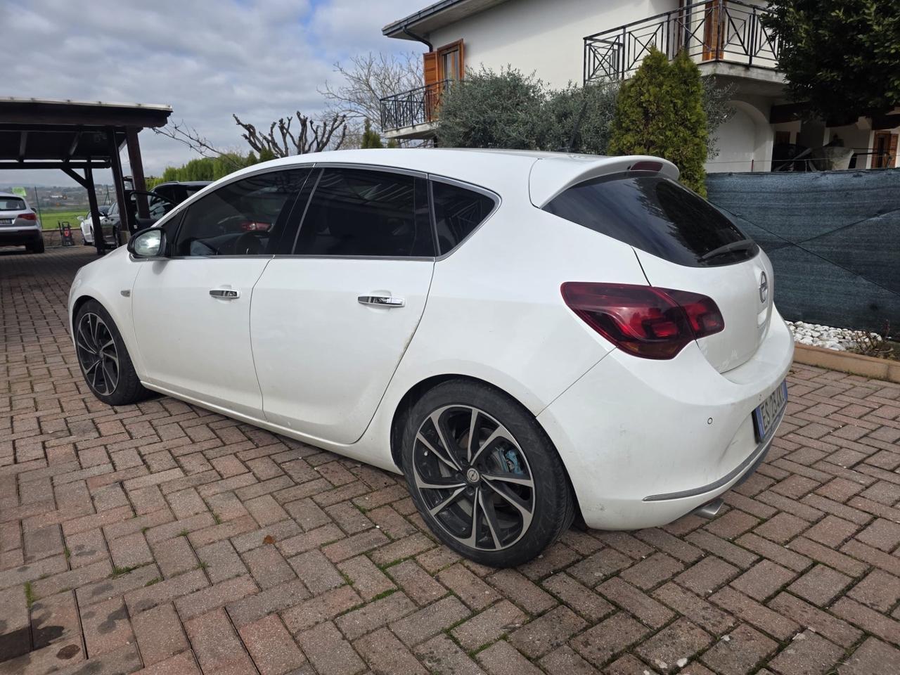 Opel Astra 1.4 Turbo 140CV 5 porte GPL Tech Cosmo
