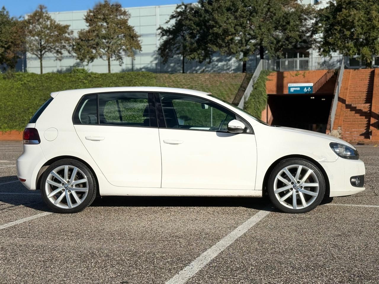 Volkswagen Golf 2.0 TDI 140CV OK NEOPATENTATI