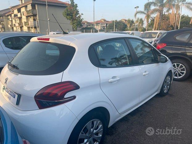 Peugeot 208 1.5 HDI BUSINESS 75 / 100 CV 2019