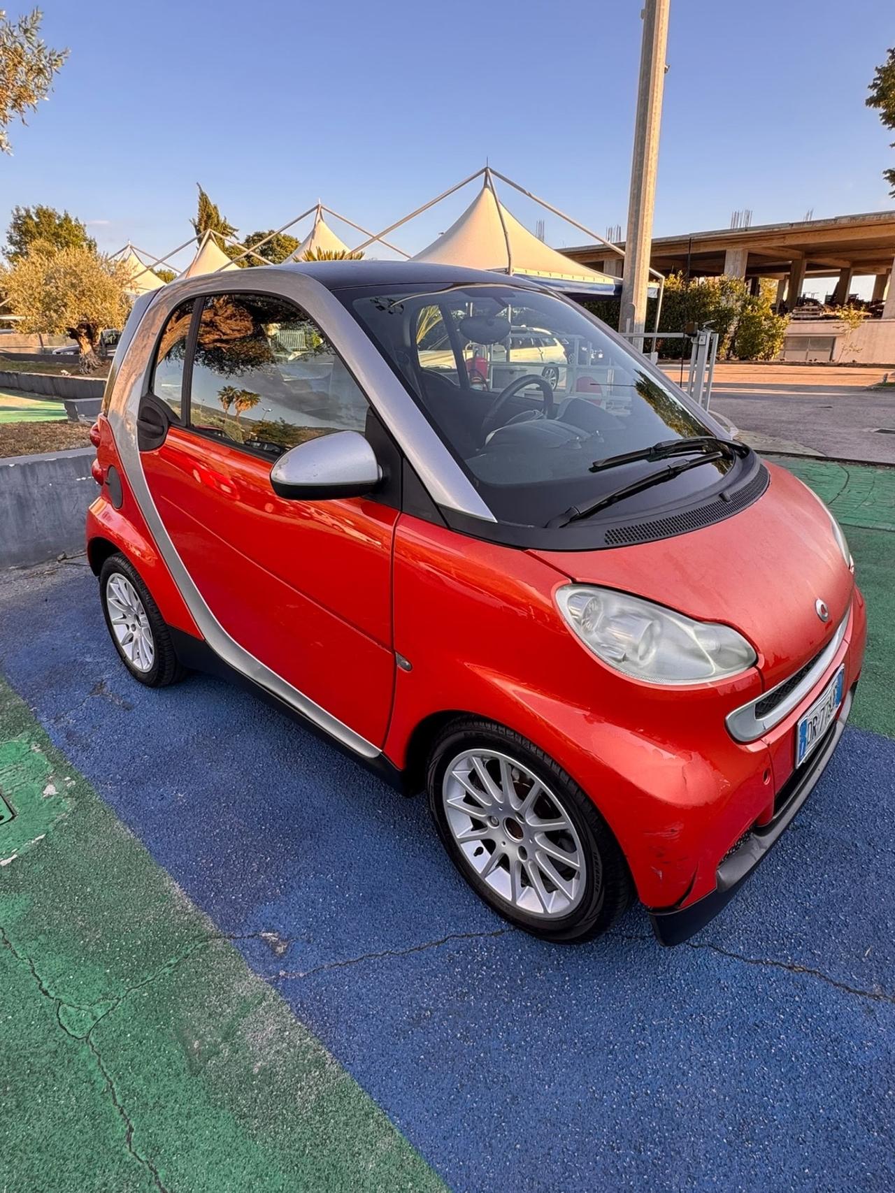 Smart ForTwo 1000 52 kW coupe limited one