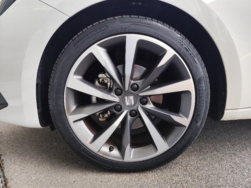 SEAT Leon 4ª serie Leon 1.5 eTSI 150 CV DSG FR