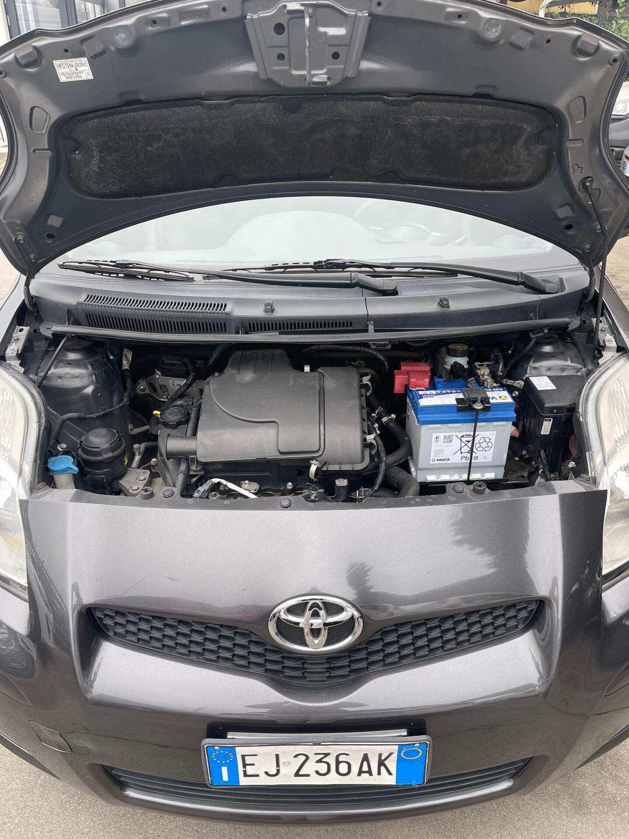 Toyota Yaris 1.0 5 porte