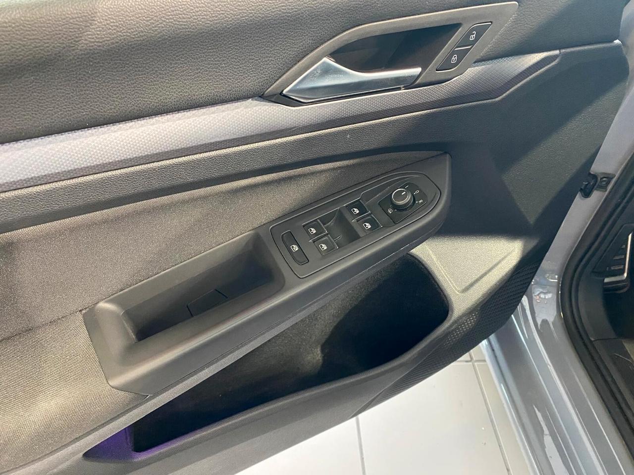 Volkswagen Golf 2.0 TDI 150 CV DSG SCR R-Line