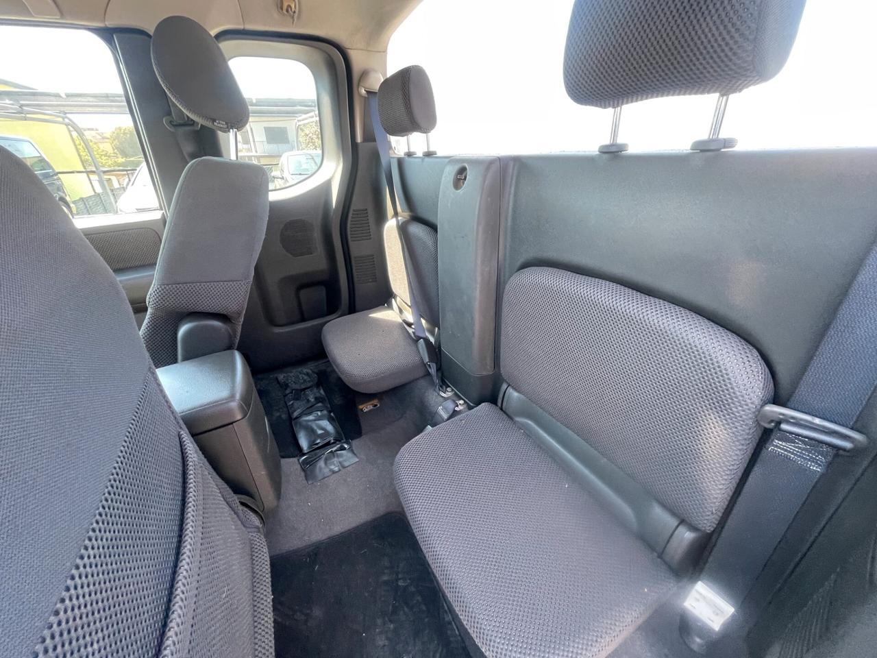 Nissan Navara 2.5 dCi 2 porte King Cab SE