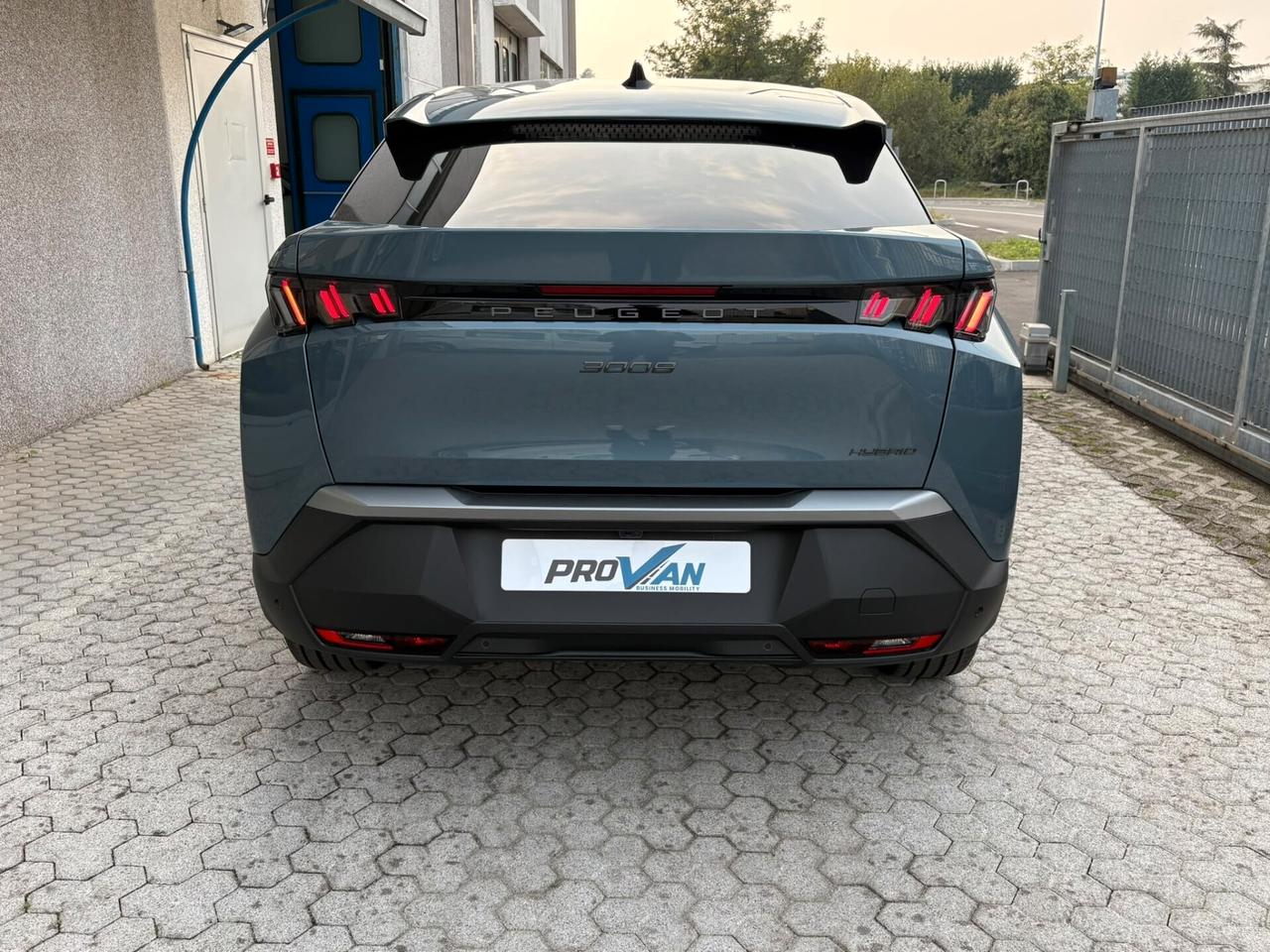 Peugeot 3008 Hybrid 145 e-DCS6 Allure Cambio Automatico