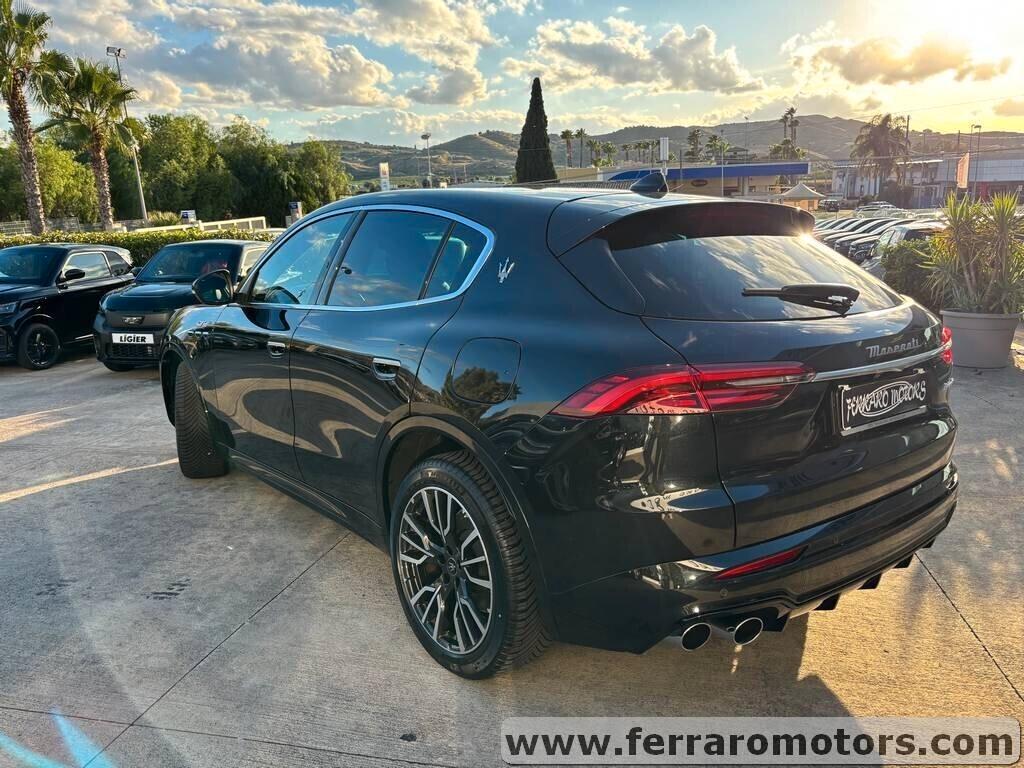 Maserati Grecale MHEV 300 CV solo 10.000 KM IVA ESPOSTA Tua a soli 579 Euro al mese