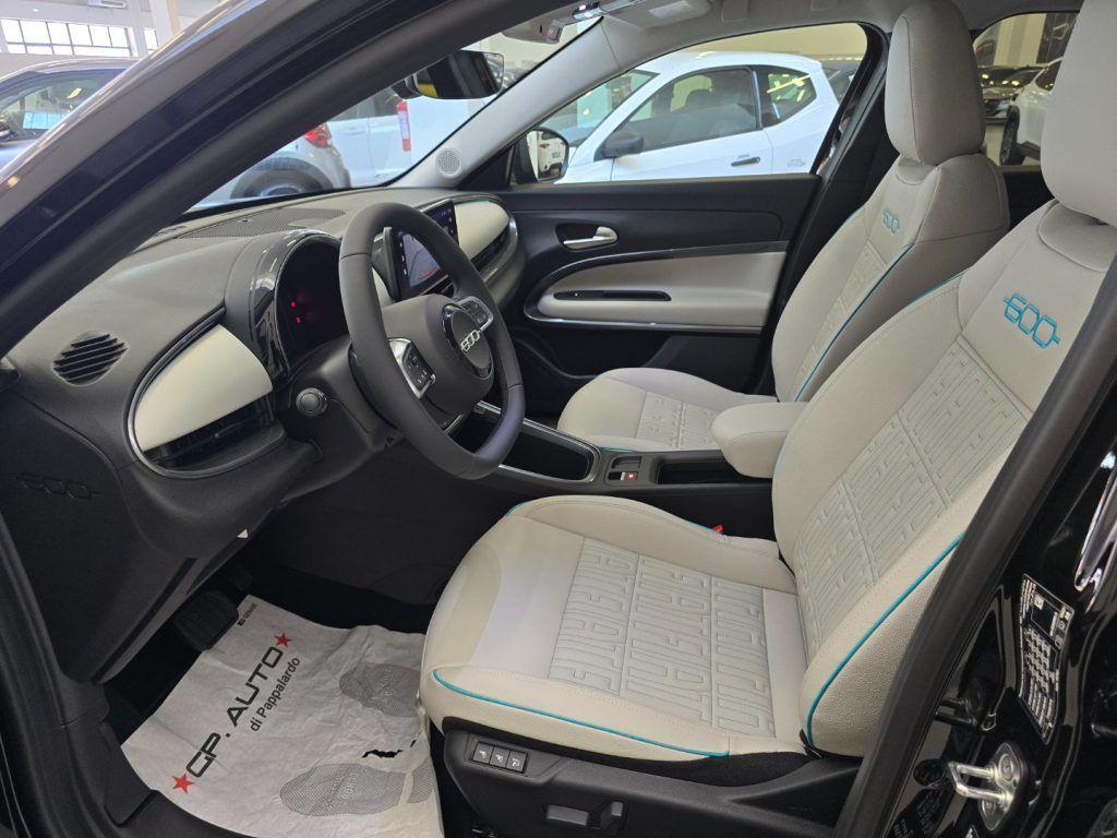 Fiat 600 Hybrid DCT MHEV La Prima