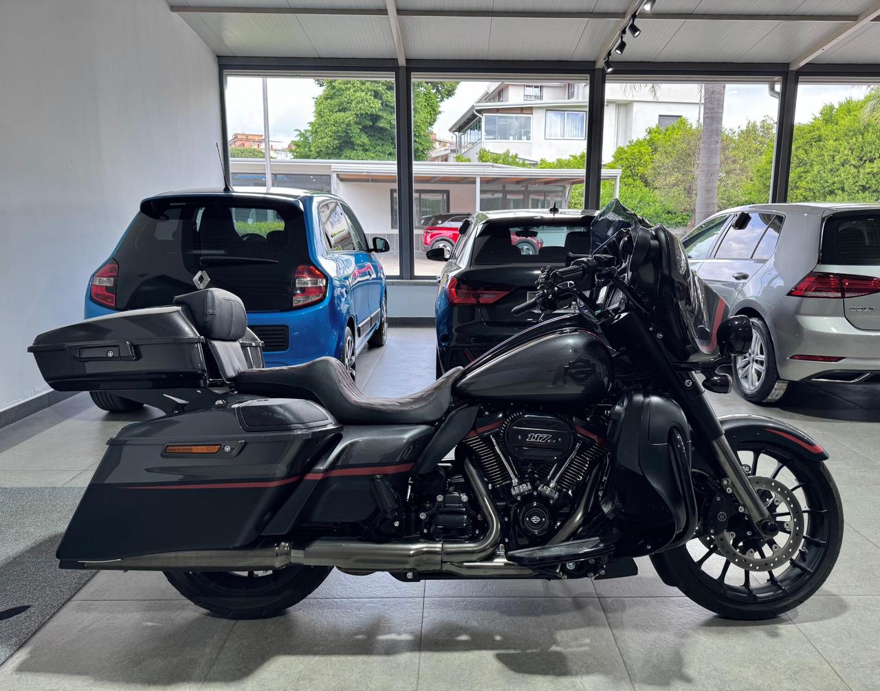 Harley-Davidson CVO Limited Ultra Glide 117 1923cc UNICA STRAFULL