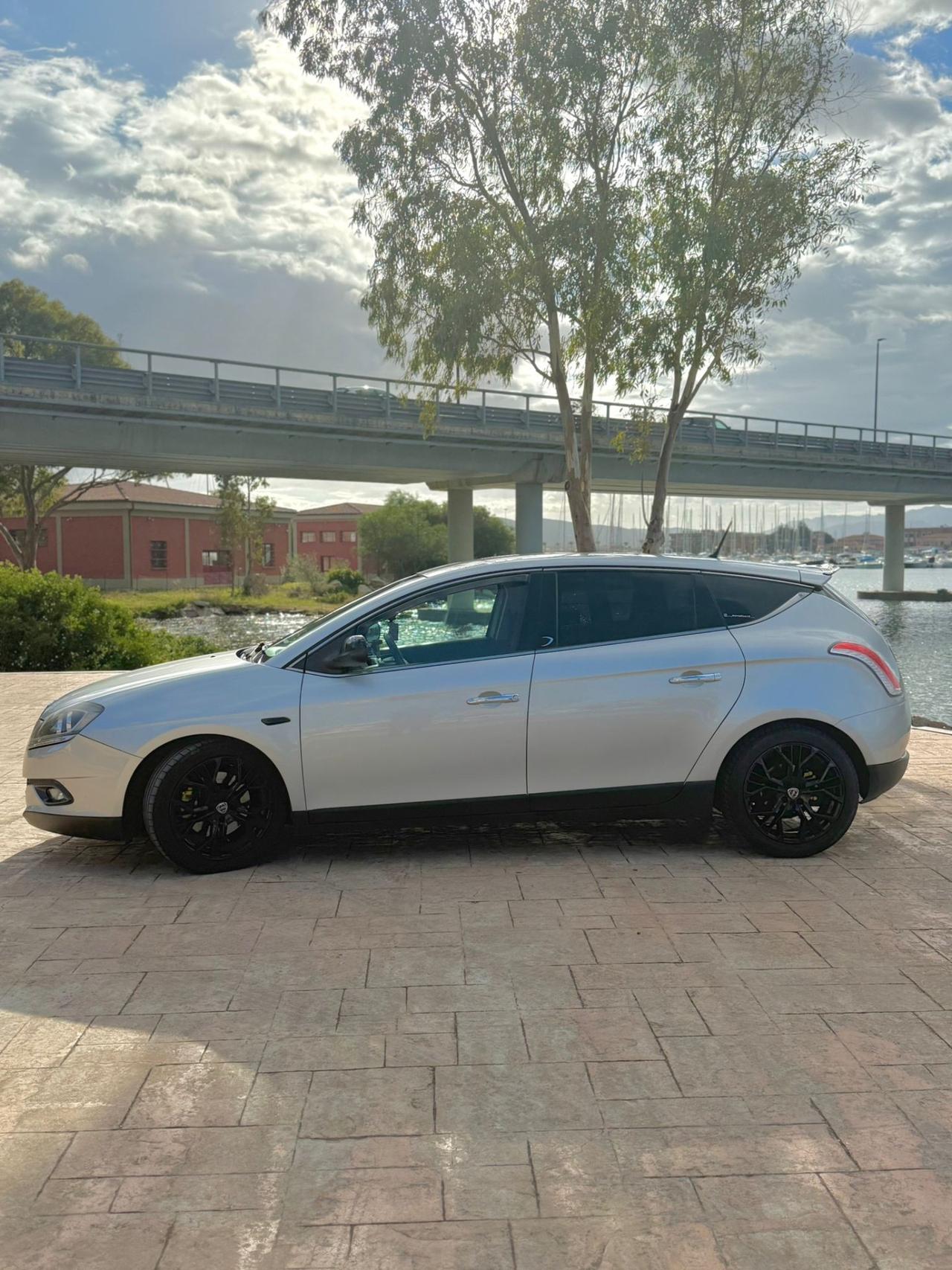 Lancia Delta 2.0 mtj DPF Ptatinum (121kw)