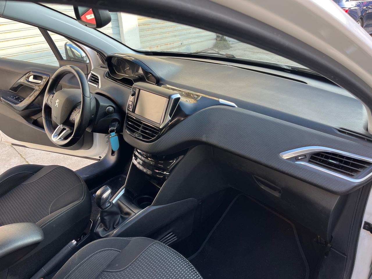 Peugeot 208 PureTech 82 5 porte Allure