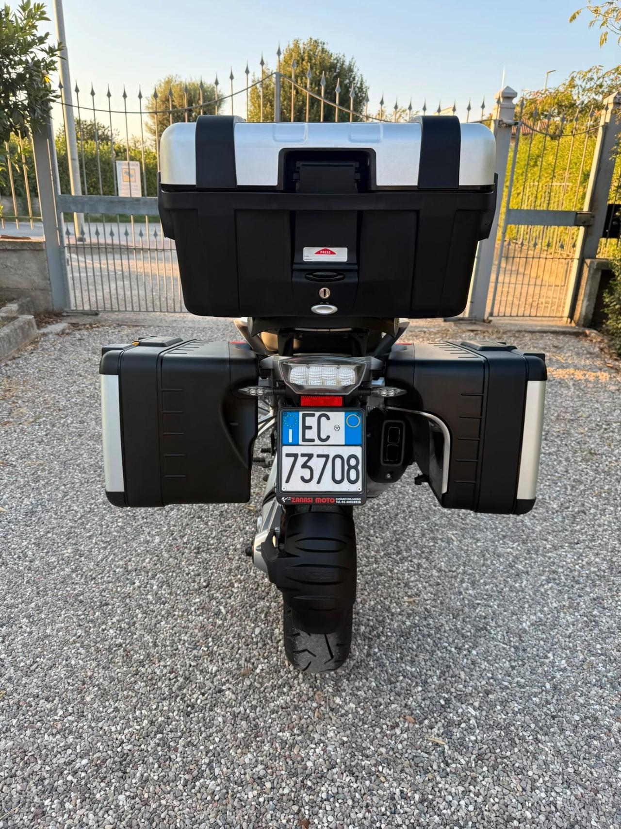 BMW R 1200 GS – 2015 – SOLO 6.982 KM – PARI AL NUOVO