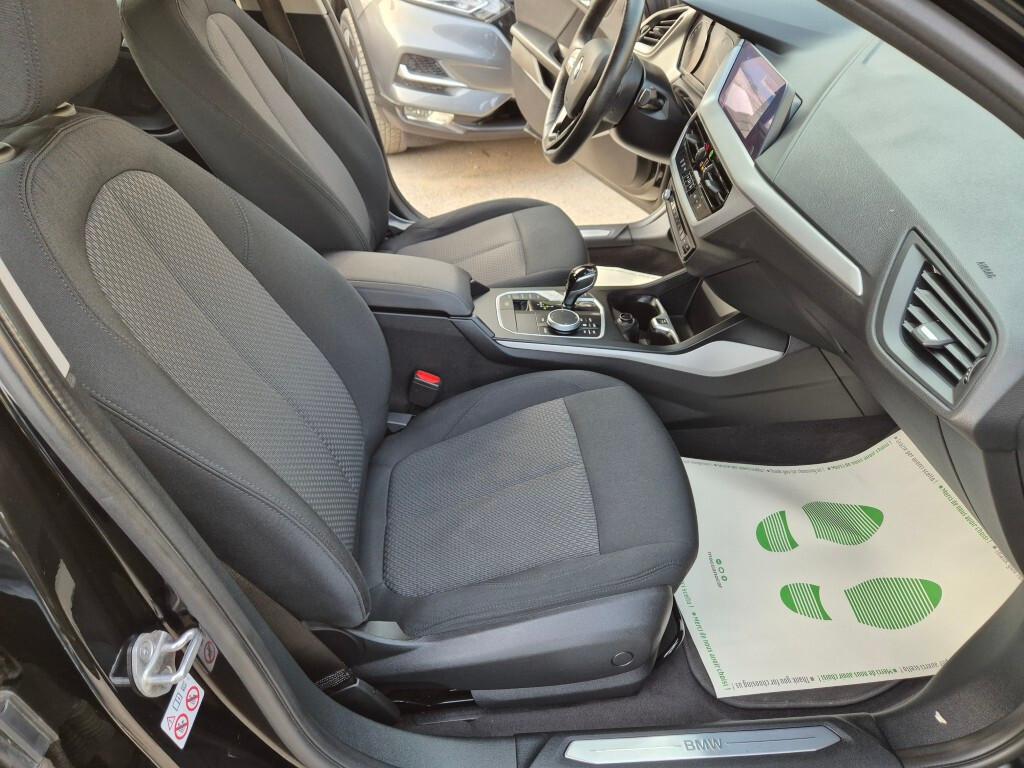 Bmw 116 116d 5p. Business Advantage