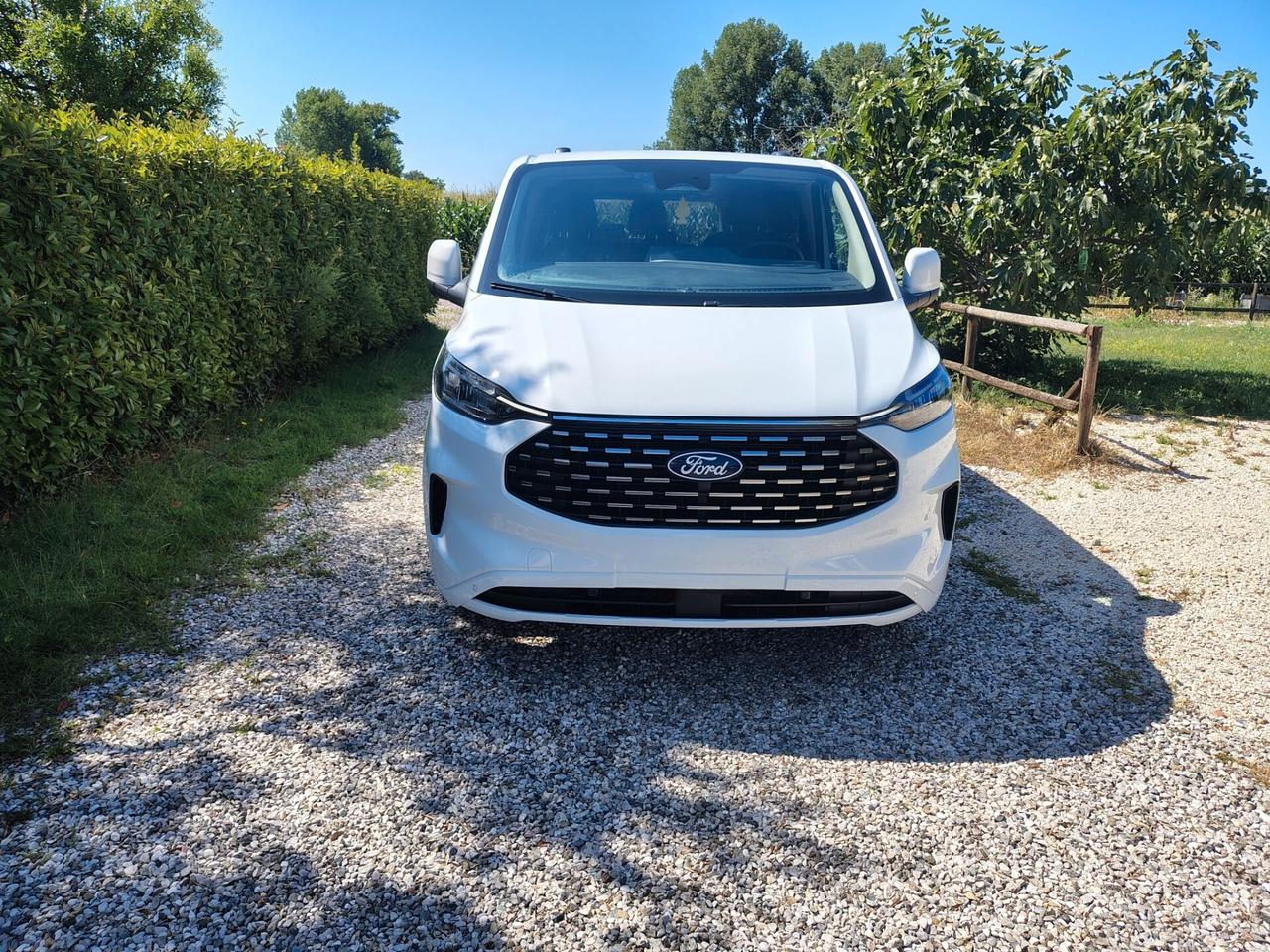 Ford Tourneo Custom 2.0 ecoblue 136cv Titanium 6m L2H1 Minivan