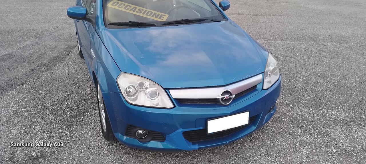 Opel Tigra TwinTop 1.4 16V First Edition