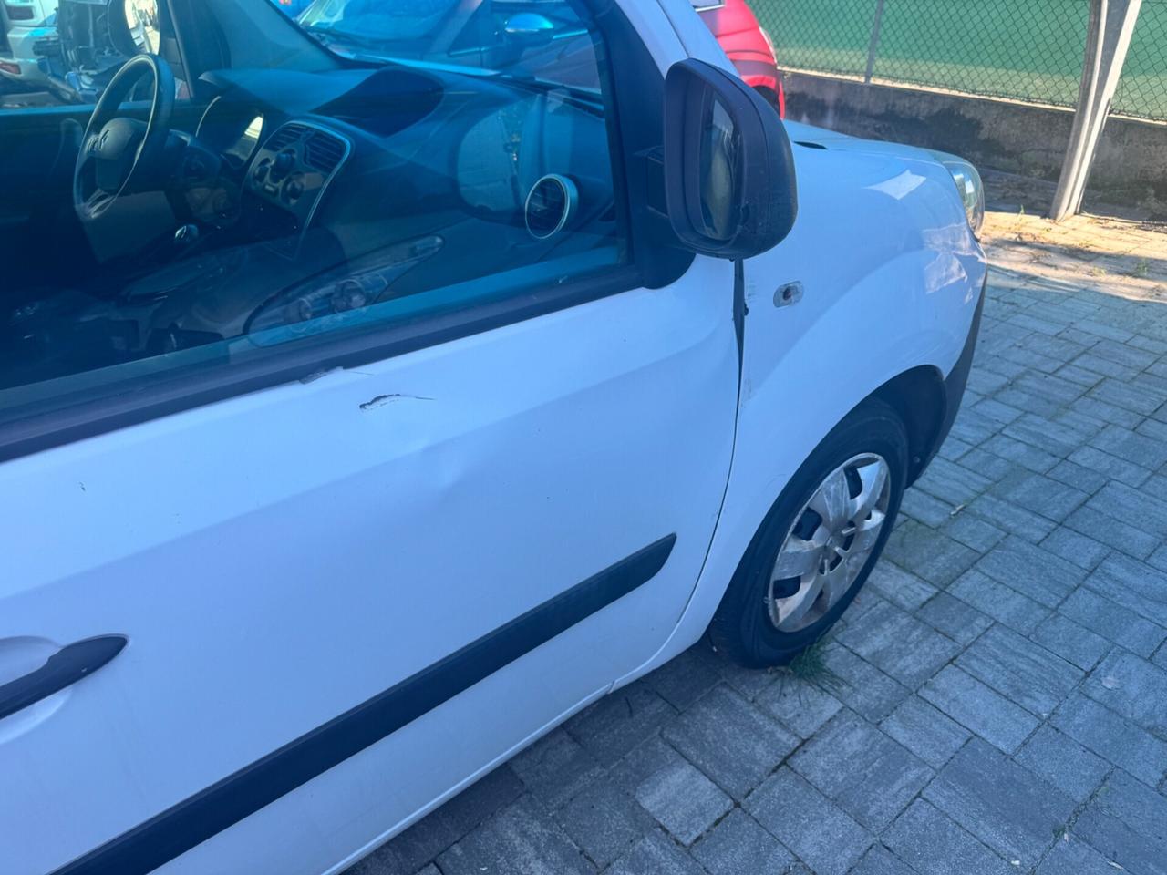 FURGONE RENAULT KANGOO BENZINA