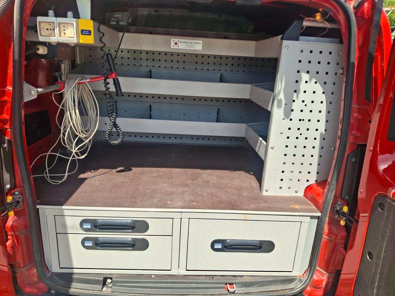 Fiat Fiorino 1.3 MJT 95CV Cargo Adventure adibito officina mobile