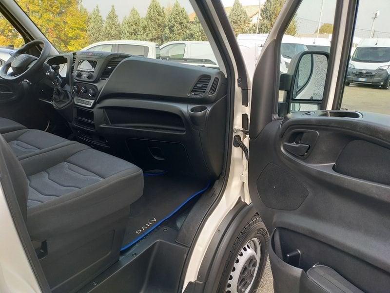 Iveco Daily Daily 35S12 2.3 HPT 3750 Cassone +4 Metri Ruote Sing.