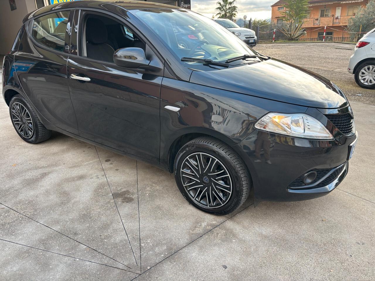 Lancia Ypsilon 1.0 5 porte Hybrid Gold-2021
