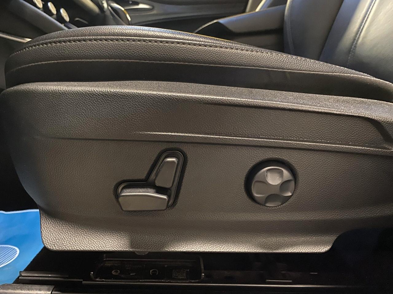 Alfa Romeo Stelvio 2.2 Turbodiesel 160 CV AT8 RWD Sport-Tech