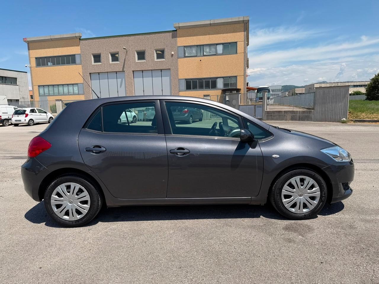 Toyota Auris D-4D Sol