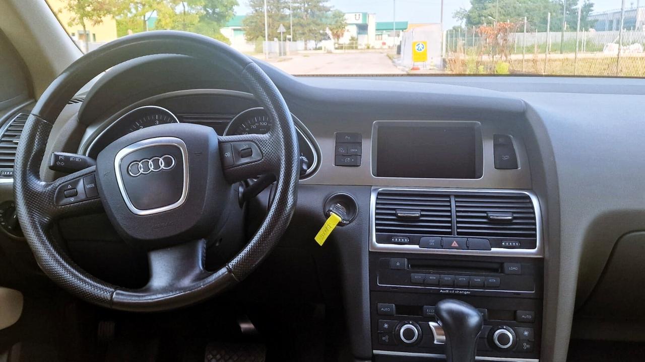 Audi Q7 3.0 V6 TDI 240 CV quattro 7 Posti