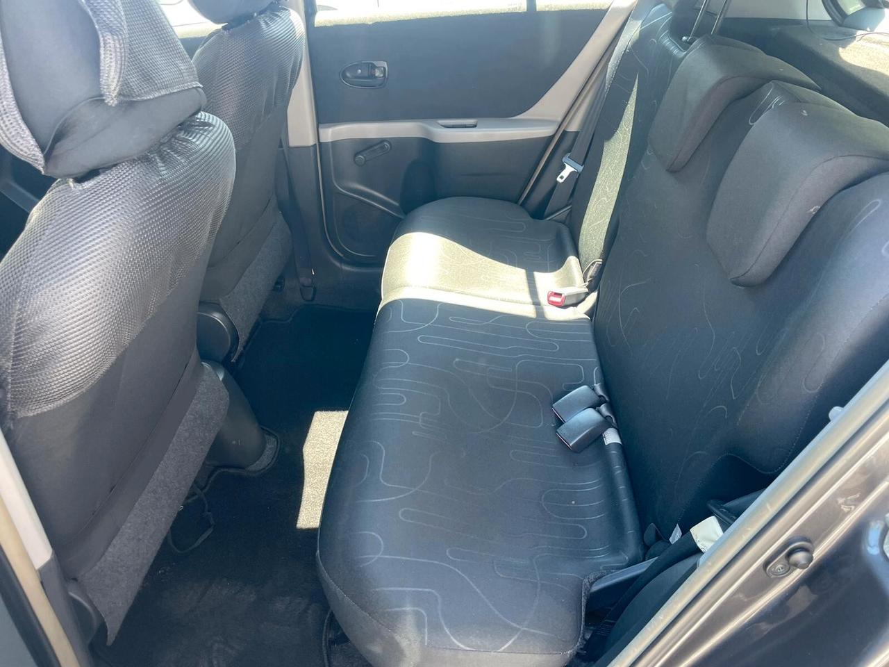 Toyota Yaris 1.0 5 porte