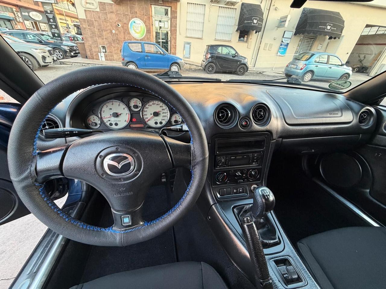 Mazda MX-5 1.6i 16V cat