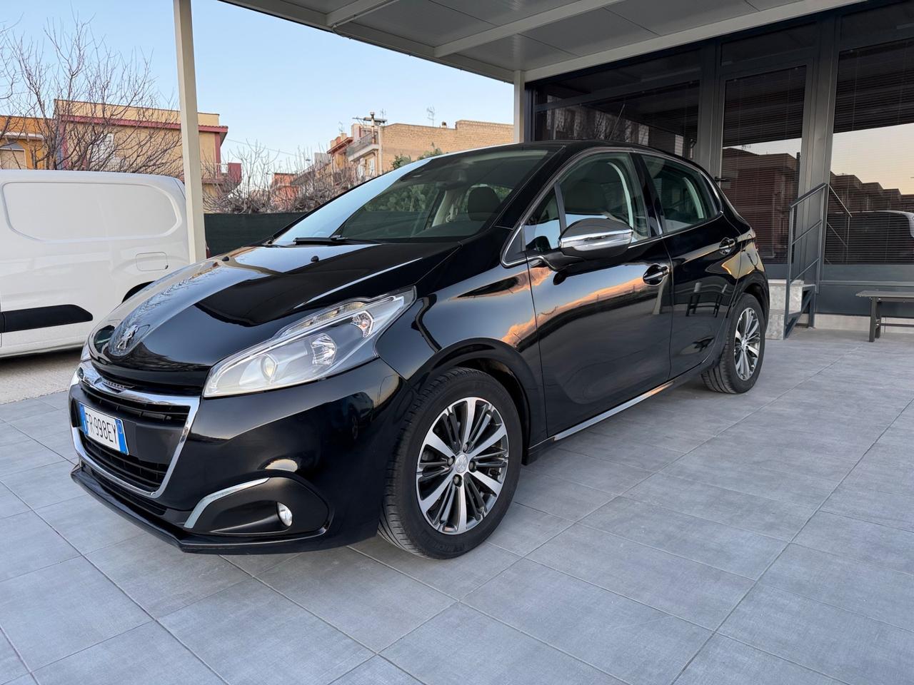 Peugeot 208 PureTech 82 5p. GPL Allure