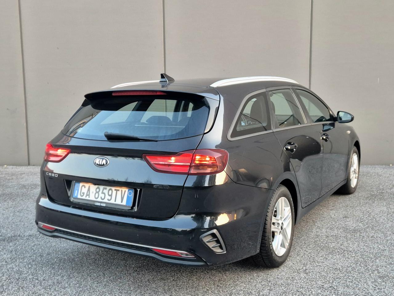 Kia Ceed Sportswagon 1.4 MPi GPL SW Urban