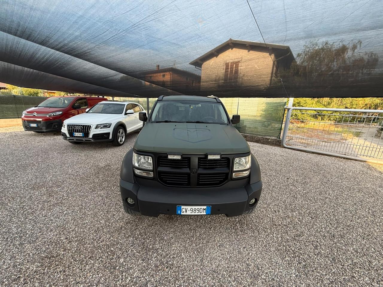 Dodge Nitro 2.8 CRD Automatico – Assetto Rialzato – 3 Set Ruote – Gancio Traino