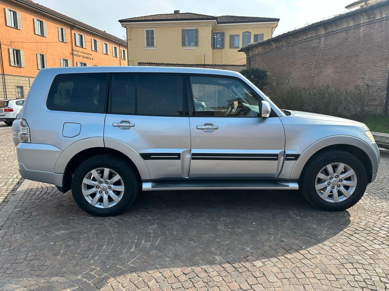 Mitsubishi Pajero 3.2 DI-D 16V 5p. Intense AUTOCARRO 5 POSTI