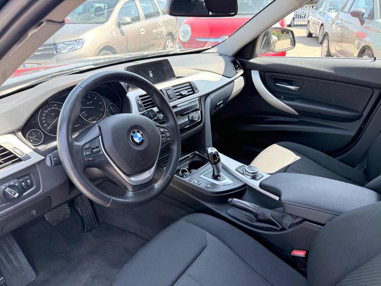 BMW 318d 150cv Business Advantage 2019