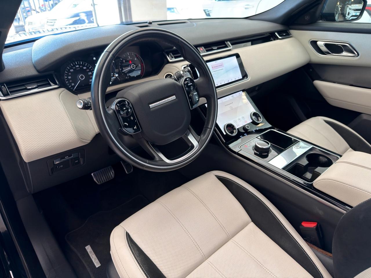 Land Rover Range Velar 2.0D I4 240 CV R-Dynamic HSE. TETTO APRIBILE