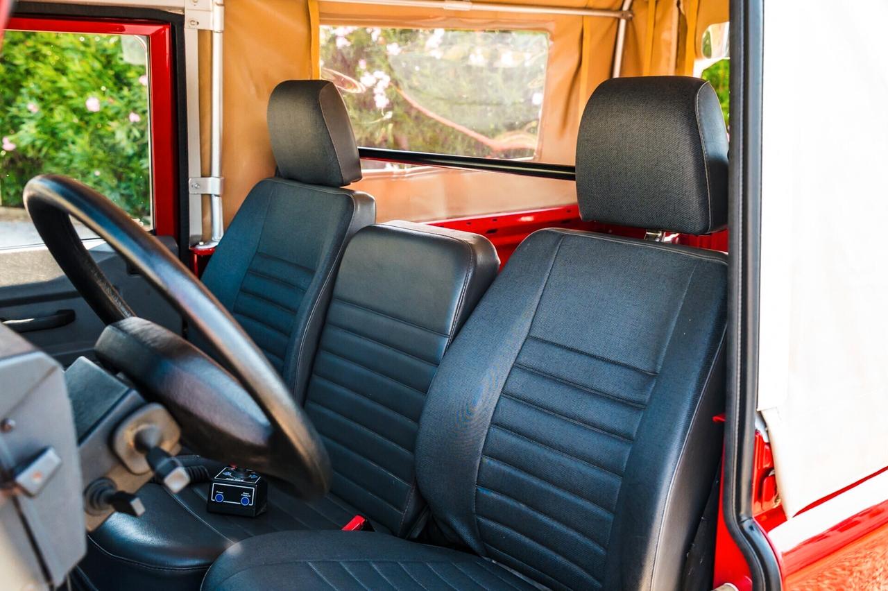 Land Rover Defender 90 Soft Top TD5 Aria condizionata + Kit pala neve Full