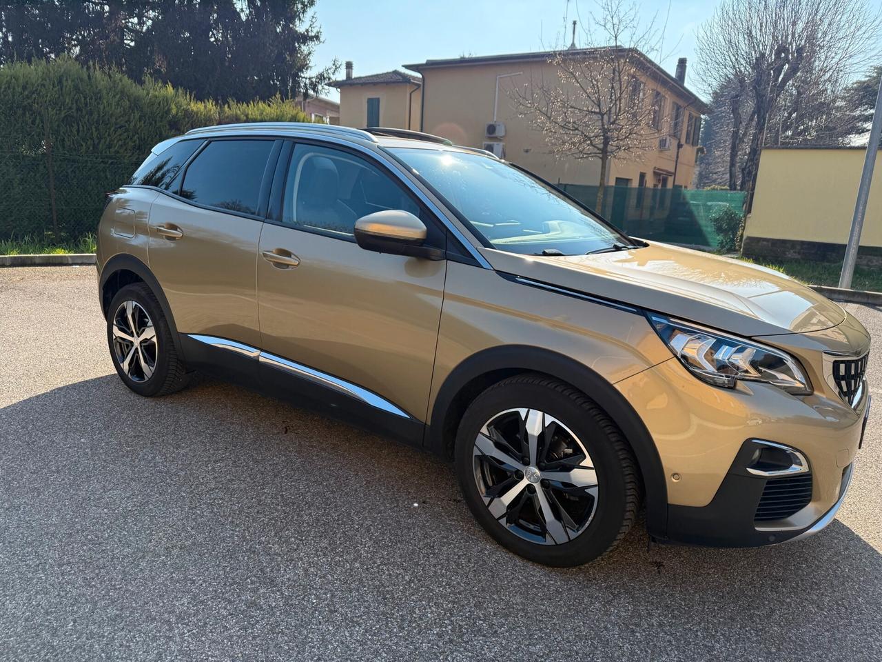 Peugeot 3008 1.2 Allure - NAV. - TETTO - 12 MESI DI GARANZIA -