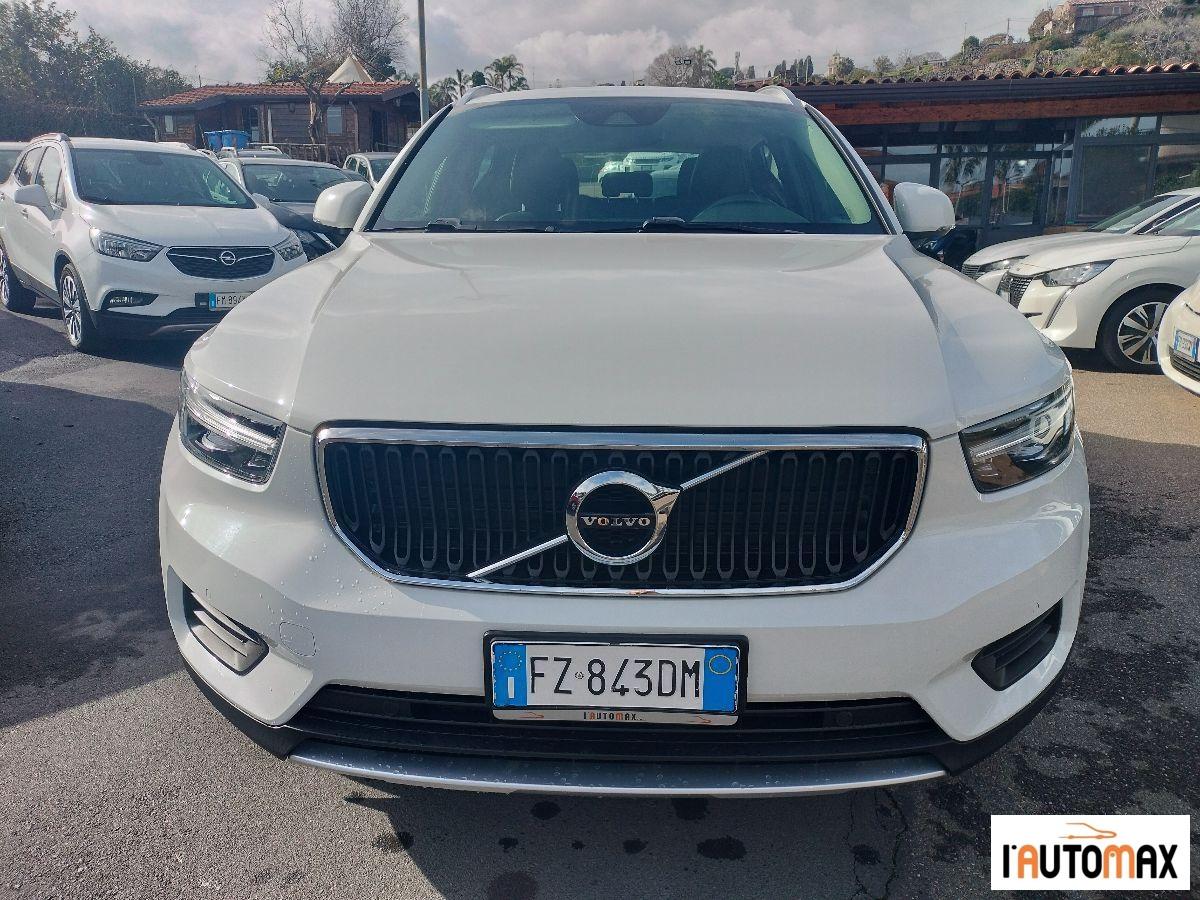 VOLVO - XC40 - 2.0 D3 Momentum - Autocarro 5 Posti