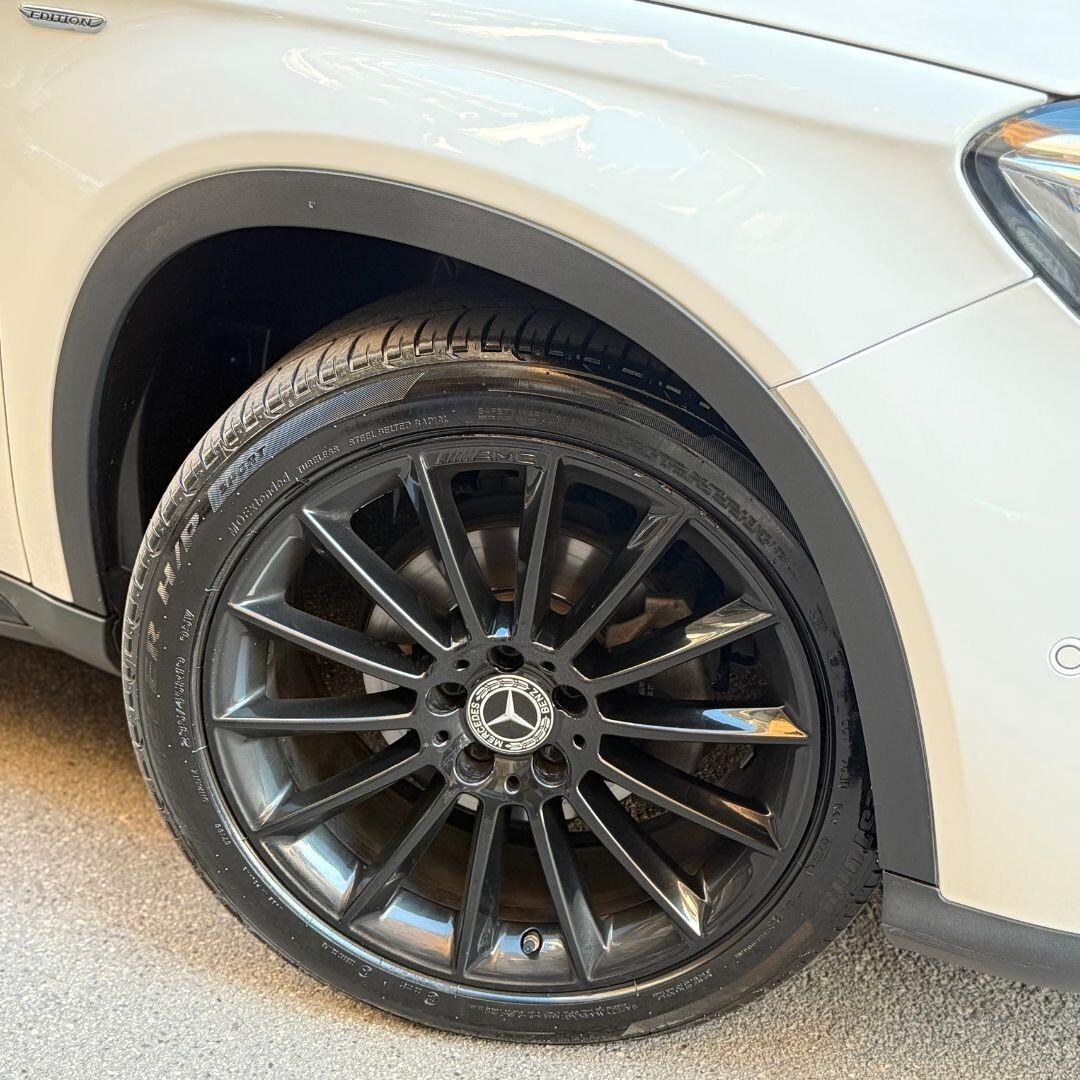 Mercedes GLA 200 d Premium Night Edition **FULL**