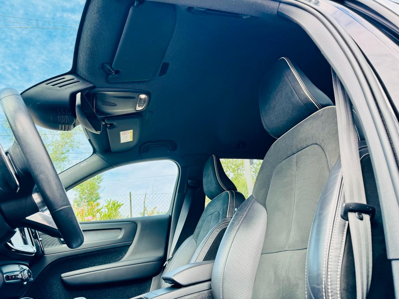 Volvo XC40 D3 R-design CarPlay / LED / RetroCam.