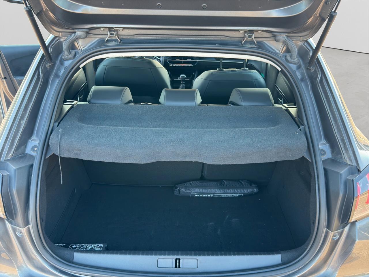 Peugeot 208 PureTech 100 ALLURE PACK-KEYLESS(CARPLAY