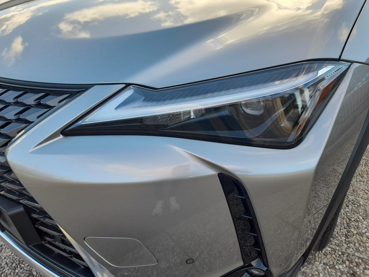 Lexus UX 300h Urban